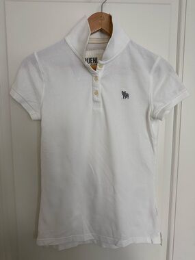 Ruehl No.925 Girls' White Polo with Navy Pony Emblem